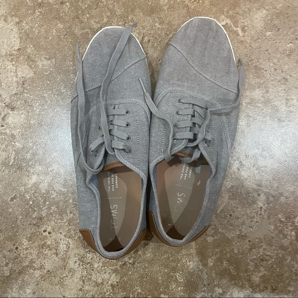 Toms Grey